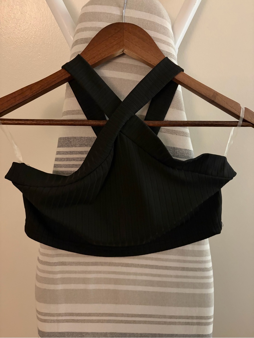 SHEIN Black Ribbed Crisscross Crop Top